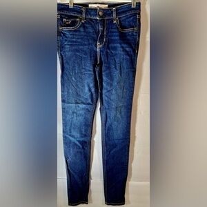 HOLLISTER NEW OR ALMOST NEW JEANS SIZE W24 X L33